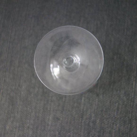 Marie Antoinette Champagne Glass with Red and Blue Circle Pattern - Picture 4 of 8